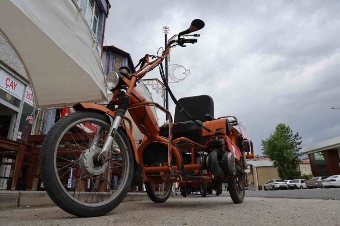 60 Yıl Önce Ankara’dan Aldığı Motosikletleri Sivas’ta Sergiliyor