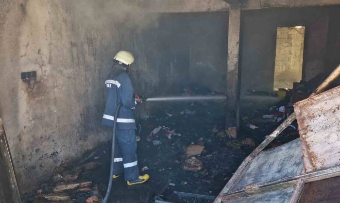 Ev Eşyası Deposunda Yangın