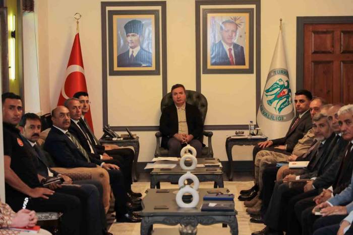 Vali Aydoğdu, Birim Amirleriyle Toplantı Düzenledi