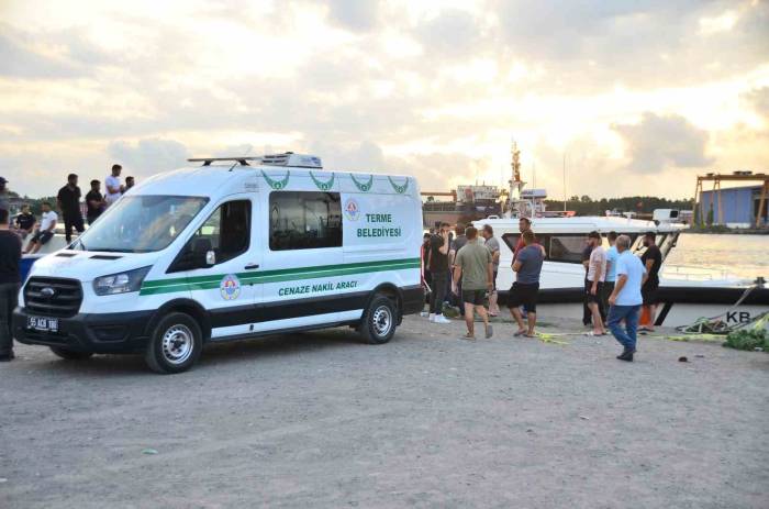 Denizde Kaybolan Gencin Cesedi Bulundu