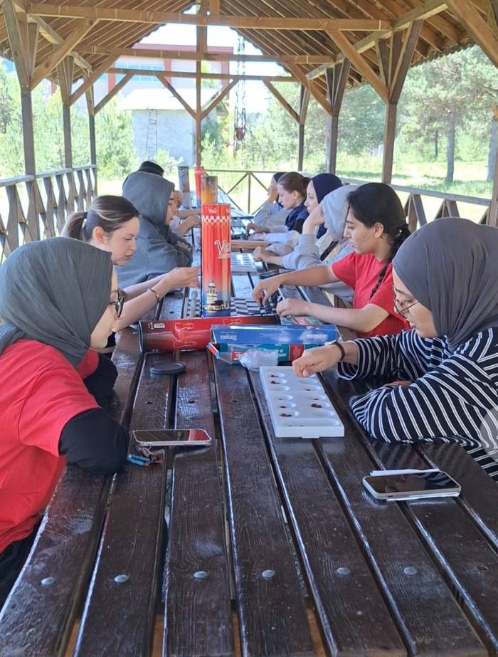 Sultangazili Kız Öğrenciler Kadıdağı Gençlik Kampı’nda