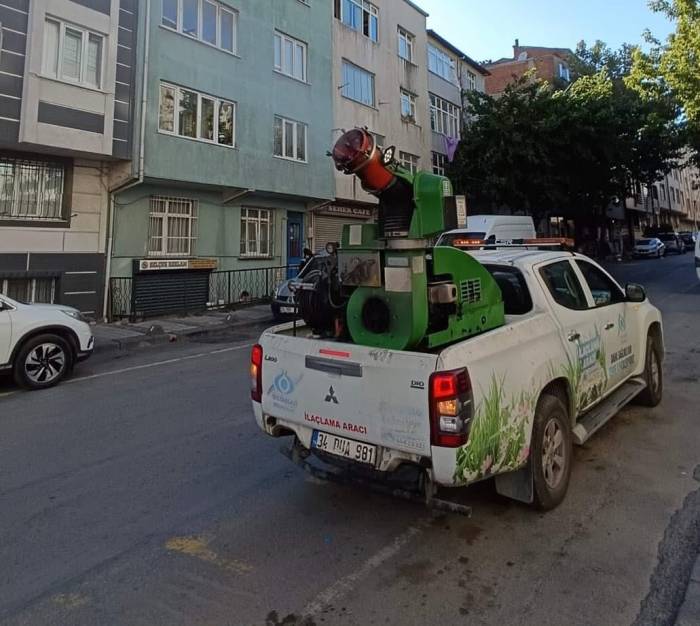 Sultangazi Belediyesi’nden Yaz Boyu İlaçlama Seferberliği