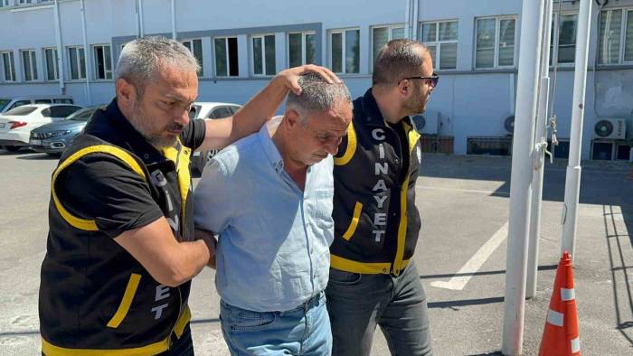 Ticari Takside Gördüğü Eşini Ve Ticari Taksi Şoförünü Vuran Koca Yakalandı