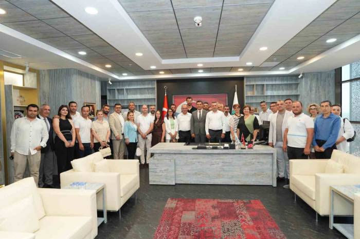 Başkan Zeyrek: "Birlikte Güzel İşlere İmza Atacağız"