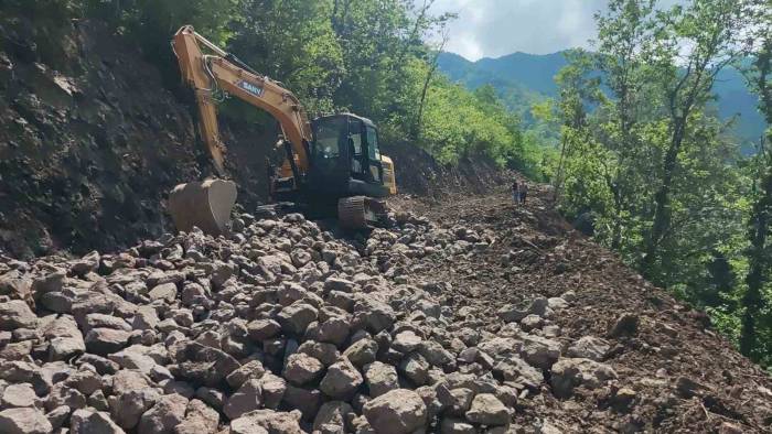 Selin Vurduğu Mahallelere Büyükşehir’den Yeni Yol