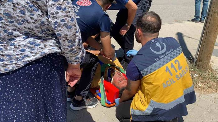 Otomobille Motosiklet Çarpıştı: 1 Yaralandı