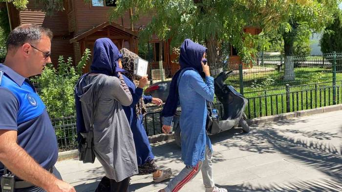 Her Bir Dilenciye 977 Tl Para Cezası Kesildi