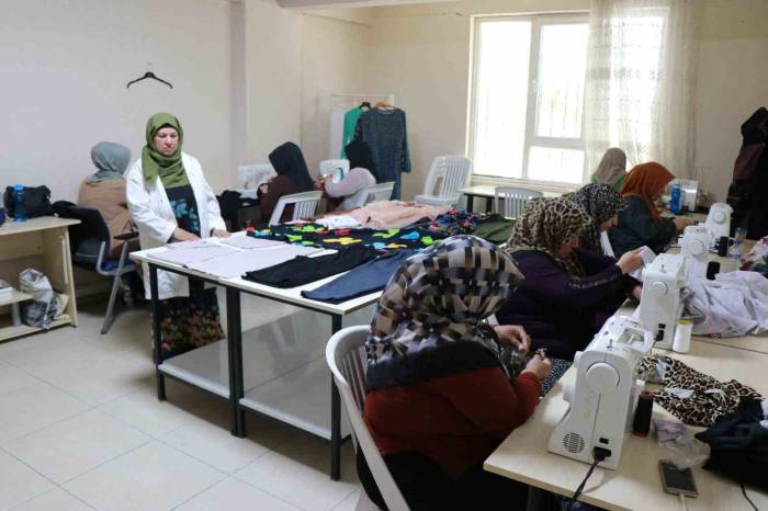 Ahmet Yesevi Milletevi Üreten Kadınların Adresi Oldu