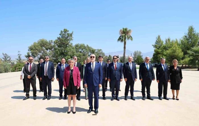 Bakan Işıkhan: “Şahsi Temsilci’nin Görev Süresinin Sonunda Tarafsız Bir Değerlendirme Yapmasını Bekliyoruz”