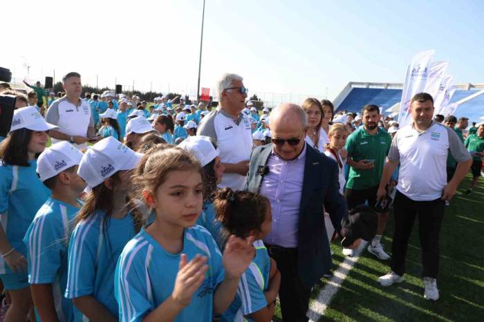 Büyükçekmece Belediyesi Yaz Spor Okulu Törenle Açıldı