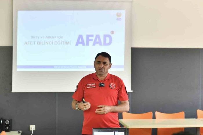 Başkan Özer, Esenyurt’u Depreme Karşı Bilinçlendirmek İçin Kırmızı Alarm Verdi