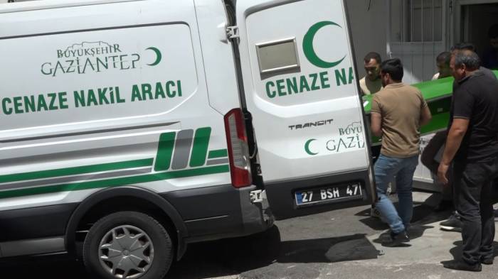 58 Yaşındaki Adam Düşme Sonucu Hayatını Kaybetti, Aile İhmal İddiasında Bulundu