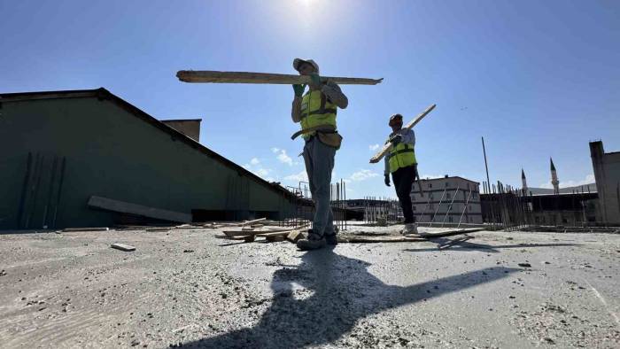 Kavurucu Sıcaklıklarda Ekmek Mücadelesi