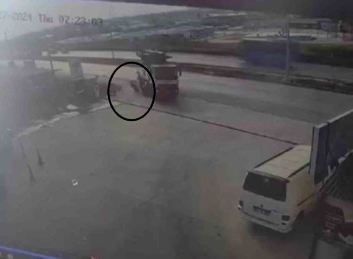 Motosiklet Sürücüsünün Feci Kazada Can Verdiği Anlar Kamerada