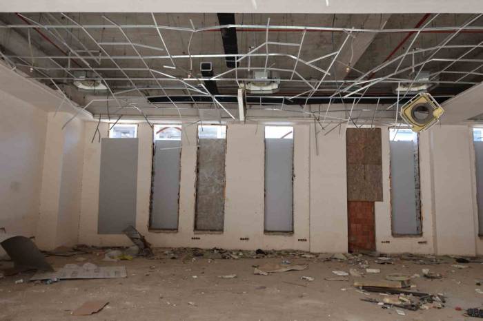 Belediye Binası Olarak İnşa Edilen Yapı Talan Edildi: Milyonlarca Lira Kamu Zararı Oluştu