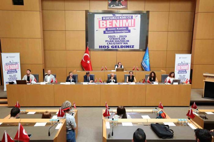 Küçükçekmece’de Gençlik Çalıştayı Düzenlendi