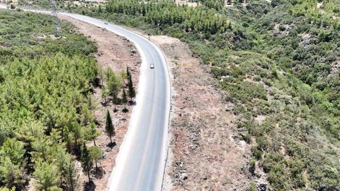 Muğla Orman İşletme Müdürlüğü Yol Kenarı Temizlik Çalışmalarına Devam Ediyor