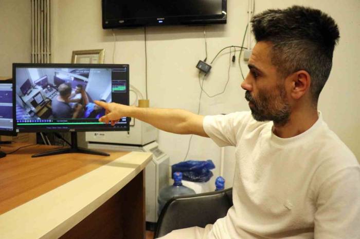 Şehrin Göbeğindeki Otoparkı Basıp Çalışanı Darp Ettiler: O Anlar Kamerada