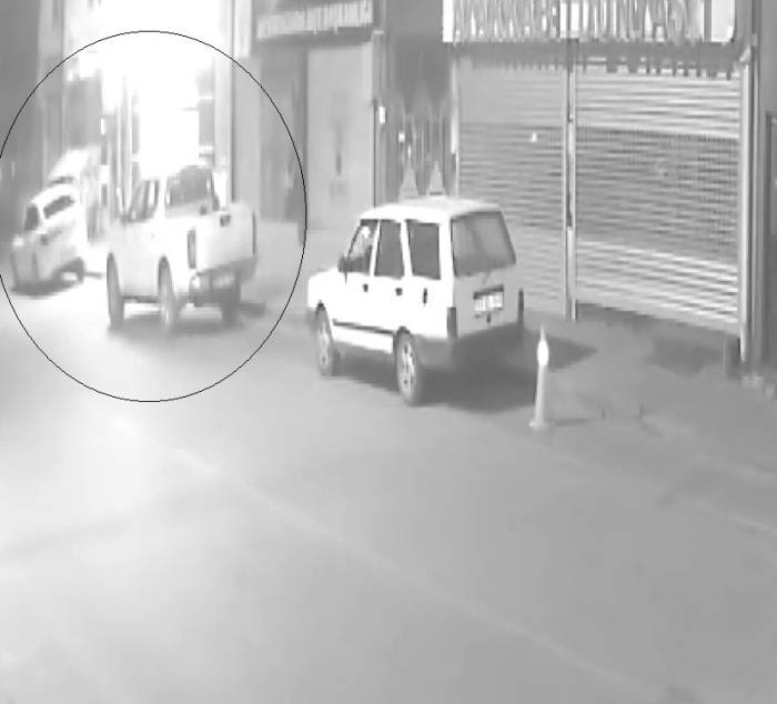 Bu Kaza Akla Çarpışan Arabaları Getirdi