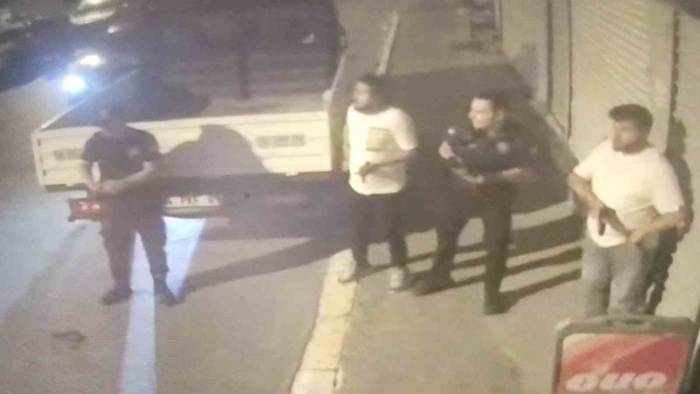 Sultanbeyli’de ’dur’ İhtarına Uymadı, Polise Ateş Açtı