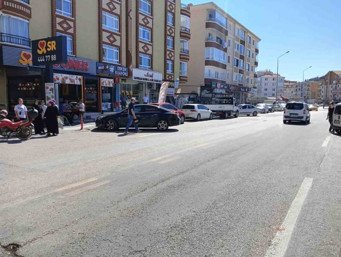 Tırın Altında Ezilen Yaşlı Kadın Hayatını Kaybetti