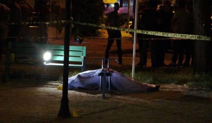 Şişede Durduğu Gibi Durmadı: Arkadaşını Bıçaklayarak Öldürdü, Tahrayla Da Başkasını Yaraladı, ’ben Değil İçki Yaptı’ Dedi