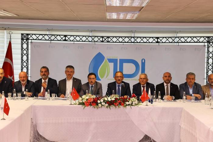 Başkan Büyükkılıç; Jeotermal Kaynaklı Tarıma Dayalı İhtisas Osb Tanıtım Toplantısına Katıldı