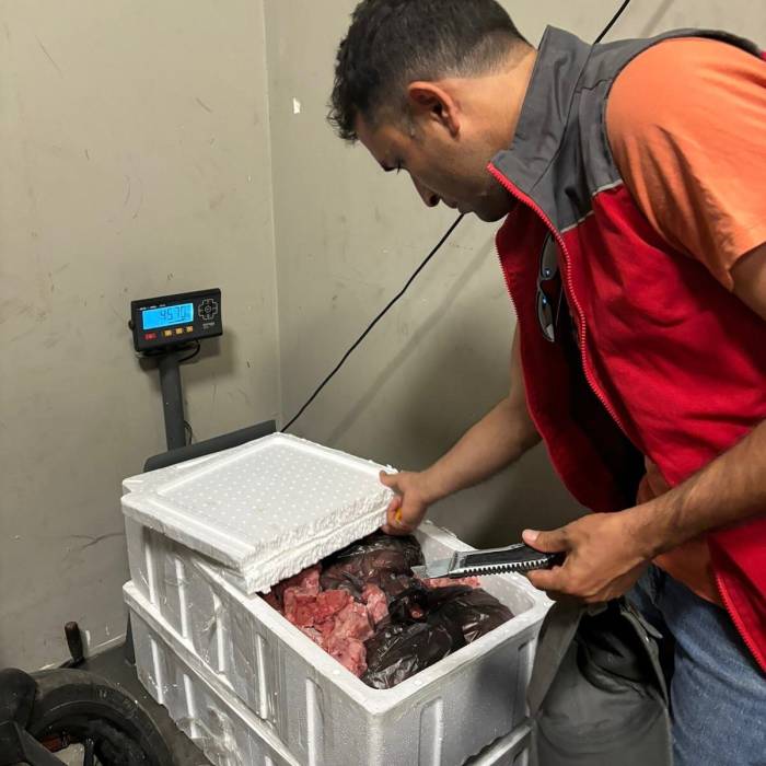 Menteşe Otogarı’nda 45 Kilo Menşei Belirsiz Et Ürünü Ele Geçirdi