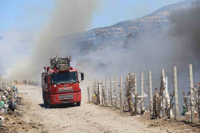 Balıkesir-izmir Sınırı Alev Yumağına Döndü