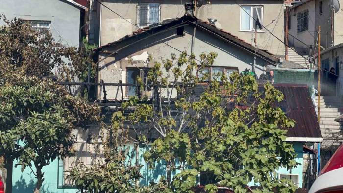 Beykoz’da Gecekondu Alev Alev Yandı