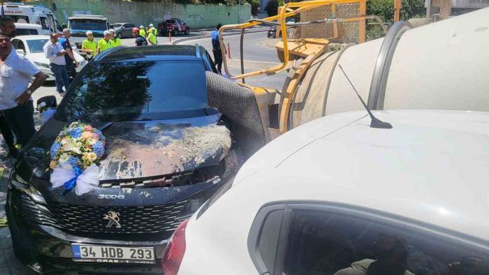 Kağıthane’de Beton Mikseri Gelin Arabasının Üzerine Devrildi: O Anlar Kamerada