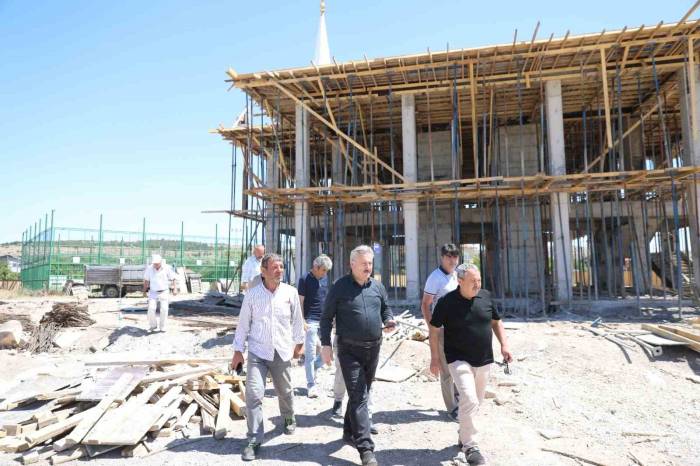 Yunus Emre Cami Hızla Yükseliyor