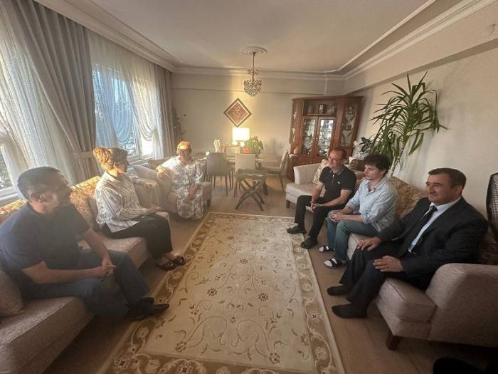 Vali Aktaş, Koruyucu Aileleri Ziyaret Etti