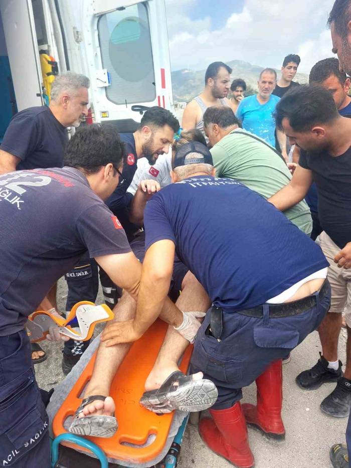 Samandağ’da Trafik Kazası: 3 Yaralı