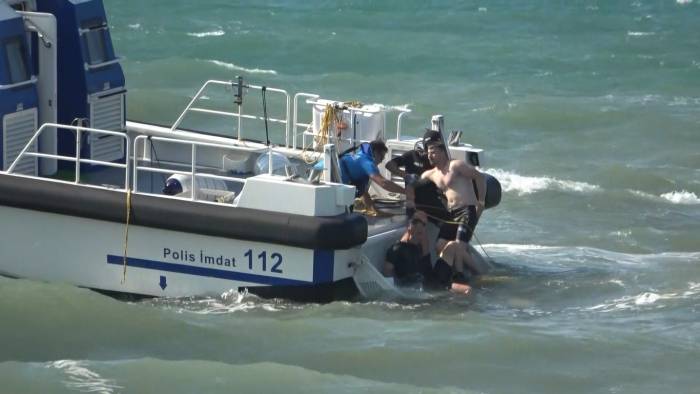 Boğulma Tehlikesi Geçiren Genci Dalgıçlar Kurtardı