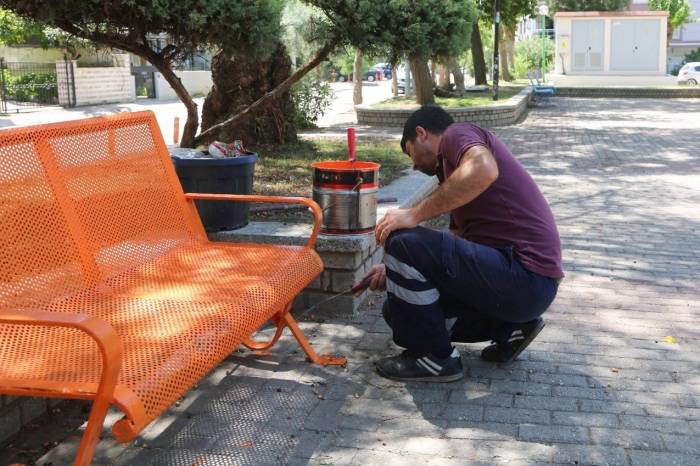 Efeler’de Parklar Yenileniyor