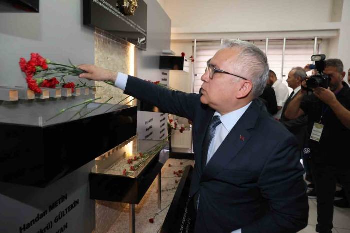 Madımak Olayında Hayatını Kaybedenler Anıldı