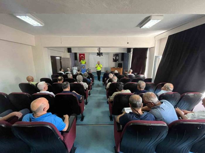 30 Fahri Trafik Müfettişleriyle Değerlendirmeler Yapıldı