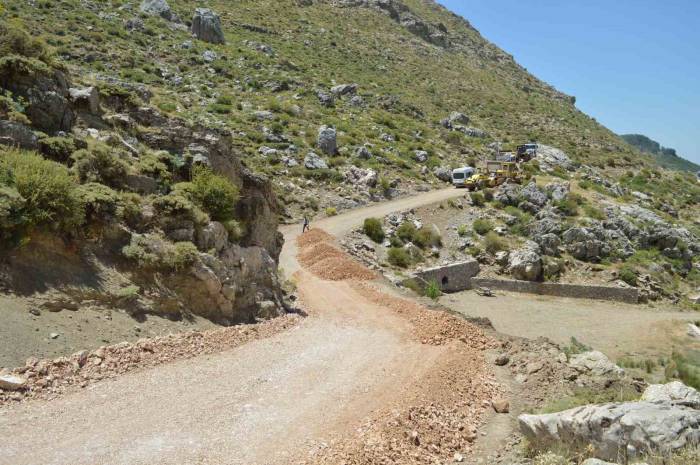 Gündoğmuş Senir Yayla Yolu Yenileniyor