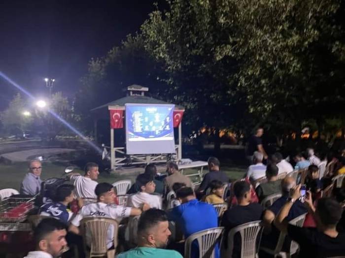 Buharkent’te Çeyrek Final Heyecanını Dev Ekranda Hep Birlikte Yaşadı