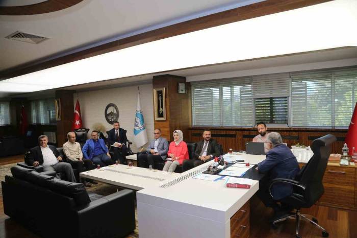 Başkan Büyükkılıç’a "İl Halk Kütüphanesi" Sunumu