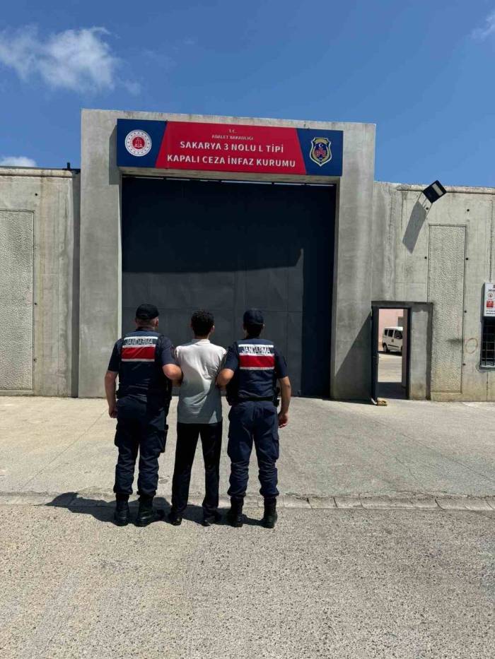 Sakarya’da Aranma Kaydı Ve Hapis Cezası Bulunan 698 Kişi Yakalandı