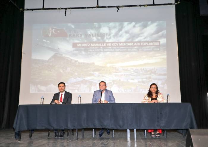 Vali Polat Muhtarlarla Bir Araya Geldi