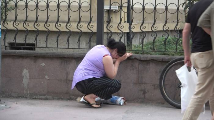 Otomobilin Çarptığı Köpek Telef Oldu, Sahibi Hüngür Hüngür Ağladı