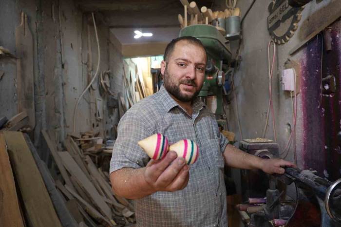 Teknoloji İle Kaybolan Oyuncak ‘Topaç’