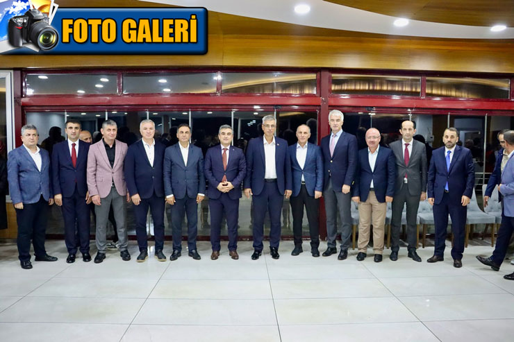 cesitli-ziyaret-ve-incelemelerde-bulunmak-uzere-memleketi-rizeye-gelen-saglik-bakani-prof-dr-kemal-memisoglu-il-protokolu-ve-hemsehrileriyle-sohbet-programinda-bir-araya-geldi.jpg