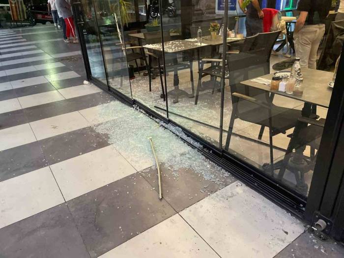 Küçükçekmece’de Silahlı Saldırı: 1 Ağır Yaralı