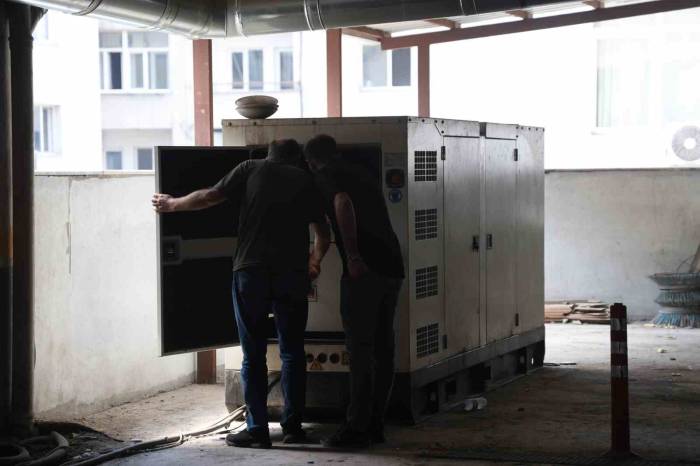 Elazığ’da Sık Sık Yaşanan Elektrik Kesintisi Esnafı Bezdirdi