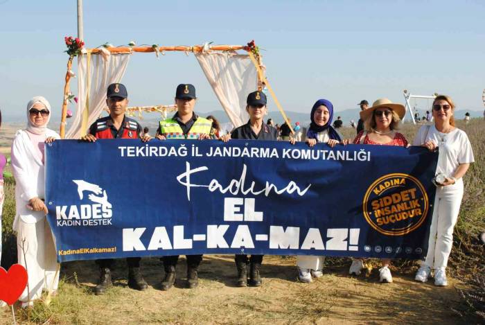 Tekirdağ İl Jandarma Komutanlığı "Kadına El Kalkmaz" Dedi