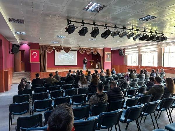 Kars’ta Belediye Personellerine Afet Eğitimi Verildi